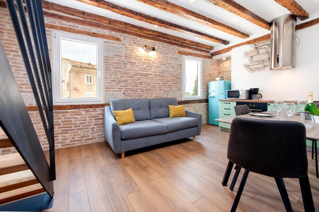 The Yellow House Apartments ロヴィニ エクステリア 写真